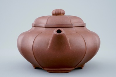 A Chinese Yixing teapot and cover marked for Pa Kua, Zhou Guizhen, 20th C.