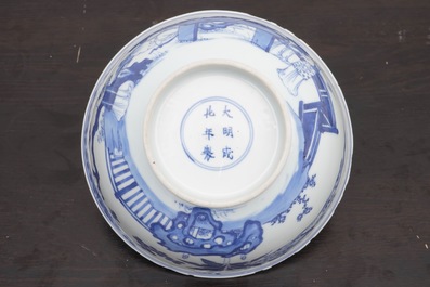 Een Chinese blauw-witte kom met een konijn, Kangxi