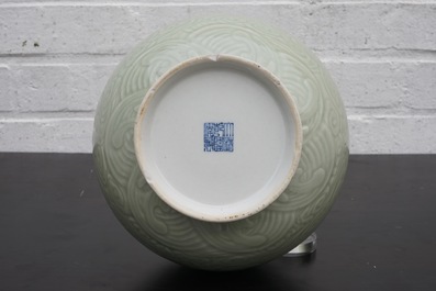 A Chinese celadon underglaze decorated yuhuchunping dragon vase, 19/20th C.