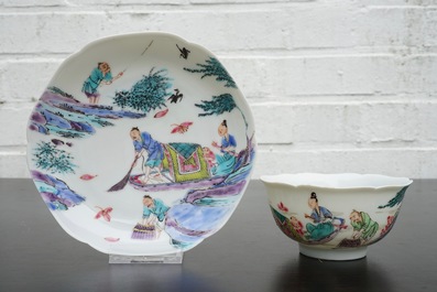 Une tasse et soucoupe en porcelaine de Chine famille rose &agrave; d&eacute;cor de la p&ecirc;che, Yongzheng, 1723-1735