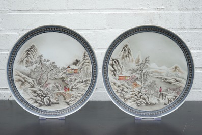 Un lot de 4 assiettes en porcelaine de Chine aux paysages hivernales, 20&egrave;me