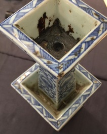 Vier diverse Chinese blauw-witte vazen, 18e en 19e eeuw