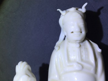 Un groupe de Wen Chang et deux suiveurs en porcelaine blanc de Chine de Dehua, 18&egrave;me