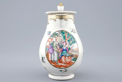Een Chinees famille rose melkkannetje met Europees decor, Qianlong, 18e eeuw