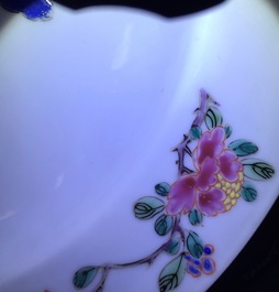 A fine Chinese famille rose butterfly plate, Yongzheng, 1723-1735