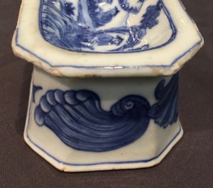 Een Chinees blauw-wit zoutvat naar Europees model, 1e helft 18e eeuw