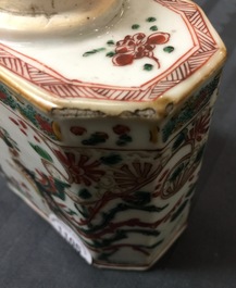 A Chinese famille verte tea caddy with phoenixes, Kangxi