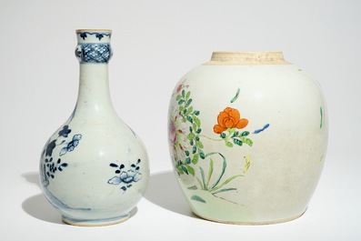 A Chinese famille rose ginger jar and a blue and white bottle vase, Qianlong/Jiaqing
