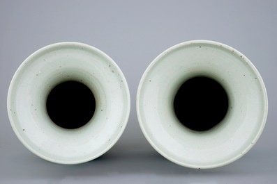 Deux vases en porcelaine de Chine &agrave; d&eacute;cor bleu et blanc sur fond c&eacute;ladon, 19&egrave;me