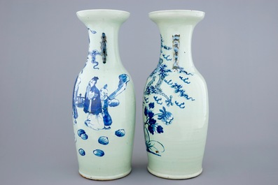 Twee Chinese vazen met blauw-wit decor op celadon fond, 19e eeuw