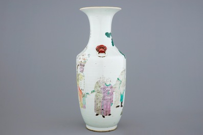 A Chinese mixed qianjiang cai and famille rose vase, 19/20th C.