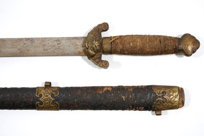 A Chinese sword in its scabbard, 19/20th C.