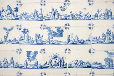 Een veld van 30 blauw-witte Rotterdamse bijbeltegels, eind 17e