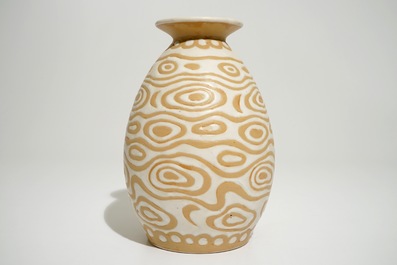 Een zeldzame vaas van geglazuurd steengoed, Charles Catteau voor Boch Fr&egrave;res Keramis, ca. 1923