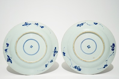 A pair of Chinese blue and white floral chargers, Kangxi