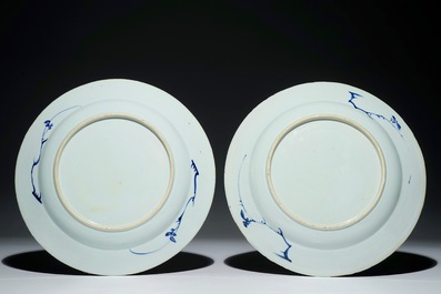 A pair of Chinese blue and white chargers with a scene from &quot;The Romance of the Western Chamber&quot;, Yongzheng