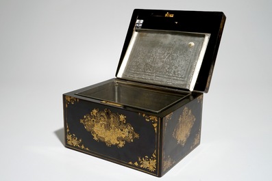 A Chinese export gilt lacquer tea box, 19th C.