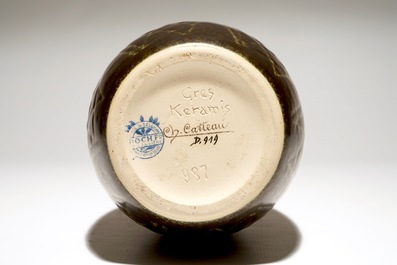 Een zeldzame steengoed vaas met flamingo's, Charles Catteau voor Boch Fr&egrave;res Keramis, ca. 1924