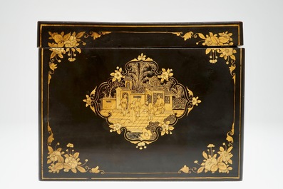 A Chinese export gilt lacquer tea box, 19th C.