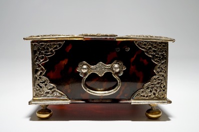 A Dutch colonial tortoise-shell and silver-mounted sirih casket, 17/18th C.