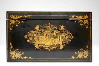 A Chinese export gilt lacquer tea box, 19th C.
