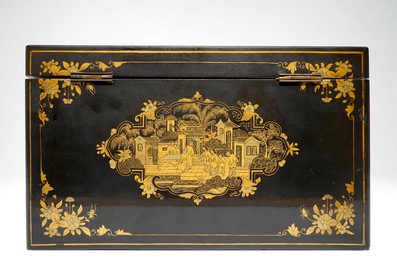 A Chinese export gilt lacquer tea box, 19th C.