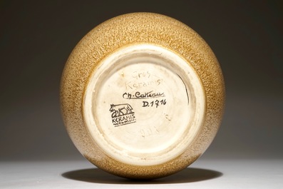 Un vase en gr&egrave;s &agrave; d&eacute;cor minimaliste, Charles Catteau pour Boch Fr&egrave;res Keramis, ca. 1933