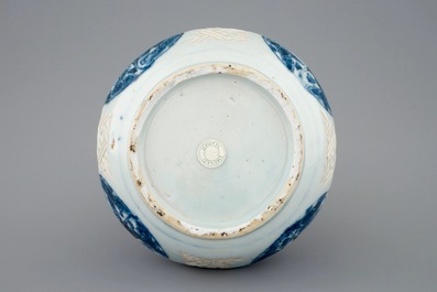 A Chinese blue and white bottle vase with cranes, Ming, Wanli
