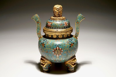 A Chinese cloisonn&eacute; and gilt tripod incense burner and cover, Qianlong mark, 19/20th C.