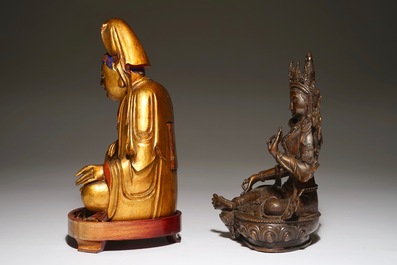 Une statuette de Tara en bronze et une Guanyin en bois dor&eacute;, 19&egrave;me