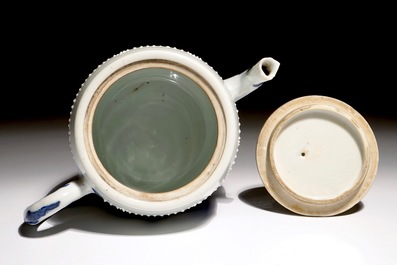 A Chinese blue and white teapot, Kangxi