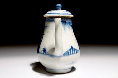 Een Chinese blauw-witte theepot met figurendecor, Yongzheng