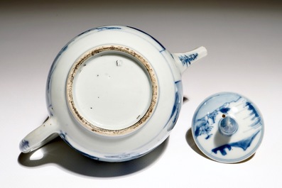 Een Chinese blauw-witte theepot met een wijze op een ezel, Kangxi