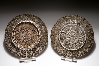 A Chinese filigree silver bowl and cover, 19th C.