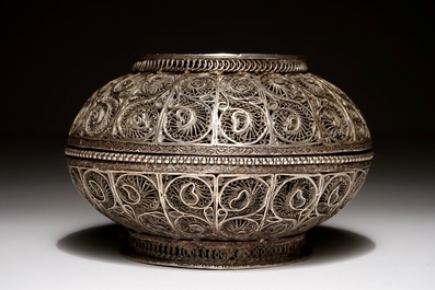 A Chinese filigree silver bowl and cover, 19th C.