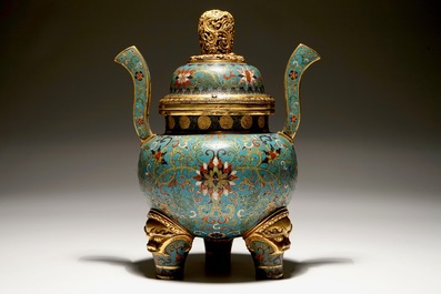 A Chinese cloisonn&eacute; and gilt tripod incense burner and cover, Qianlong mark, 19/20th C.