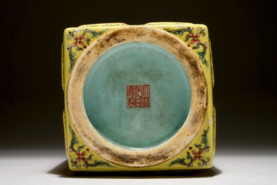 A Chinese cong-shaped yellow ground trigrams vase, 19/20th C.