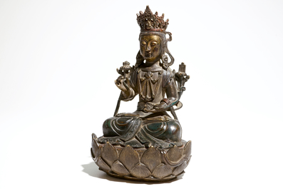 Un mod&egrave;le de Bodhisattva en bronze, avec date et inscription, Ming