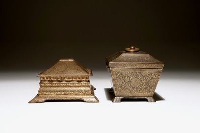 Two fine Anglo-Indian gilt damascened caskets with floral design, 18/19th C.