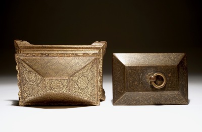 Two fine Anglo-Indian gilt damascened caskets with floral design, 18/19th C.