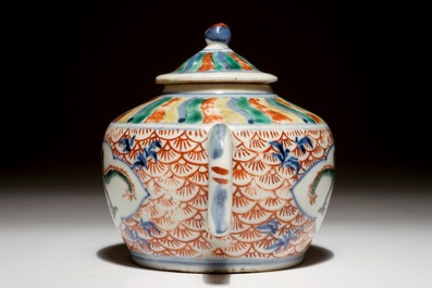 A Chinese wucai dragon teapot and cover, 19th C.