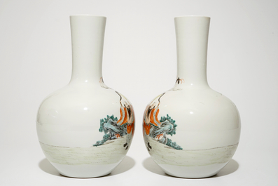 A pair of Chinese famille rose tianqiuping vases with the eight immortals, 20th C.