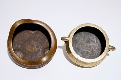 Two Chinese bronze tripod censers, 19/20th C.