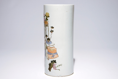 Un porte-chapeau en porcelaine de Chine qianjiang cai, 19/20&egrave;me