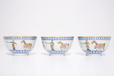 Une paire et un ensemble de trois bols en porcelaine de Chine qianjiang cai, 19/20&egrave;me