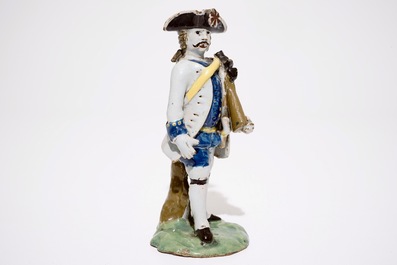 Een polychrome figuur van een soldaat, Brussel of Noord-Frankrijk, 18e eeuw