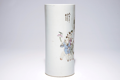 Un porte-chapeau en porcelaine de Chine qianjiang cai, 19/20&egrave;me