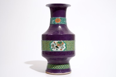 A Chinese purple ground vase with incised design of dragons, 19/20th C.