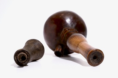 Une pipe et deux b&acirc;tons sculpt&eacute;s, Luba et Bakongo, R.D. Congo, 1&egrave;re moiti&eacute; du 20&egrave;me