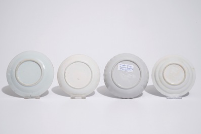 Quatre tasses et soucoupes en porcelaine de Chine famille rose et bleu et blanc, 18/19&egrave;me